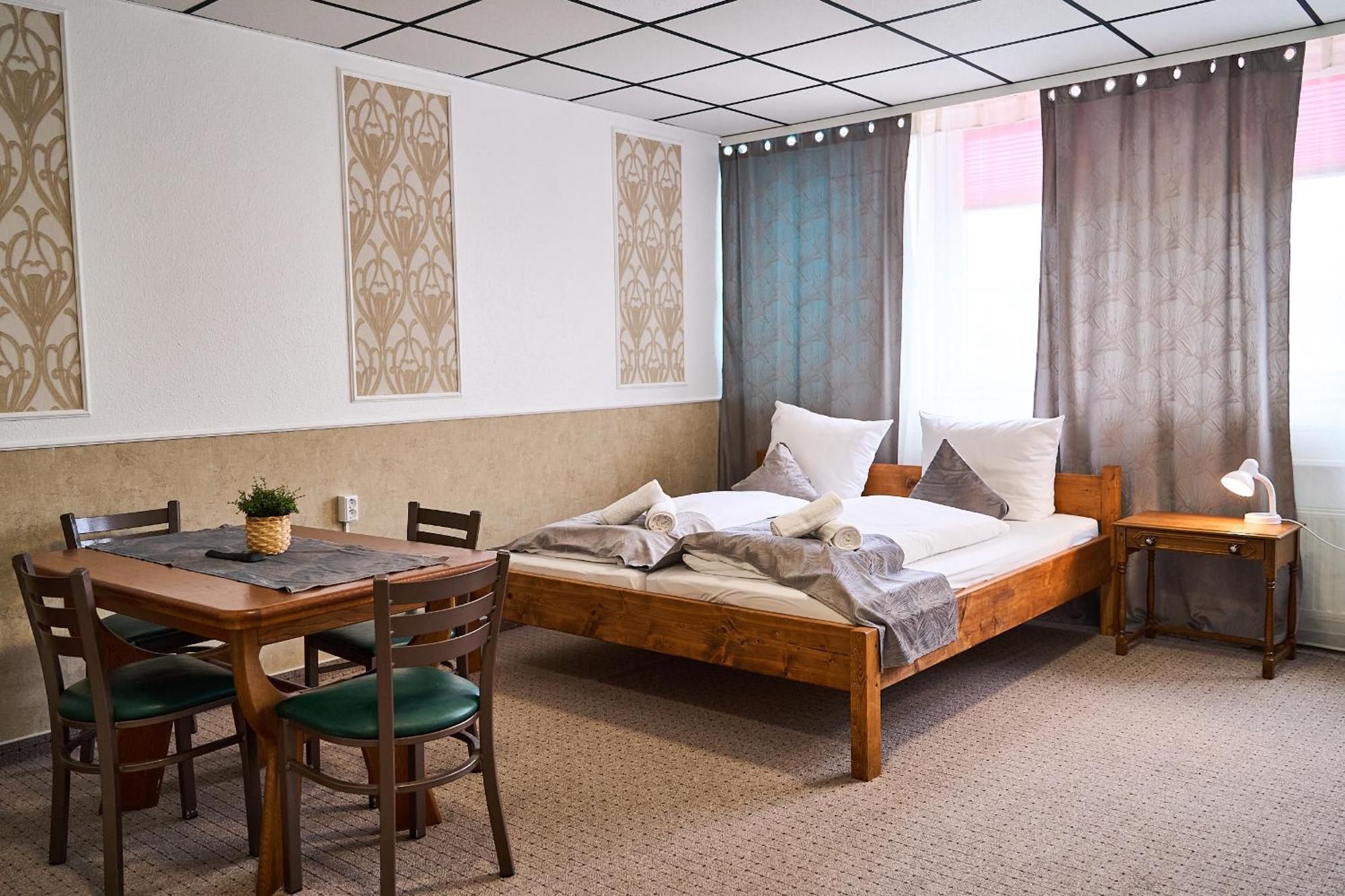 Hotel Maximo ピンネベルク エクステリア 写真