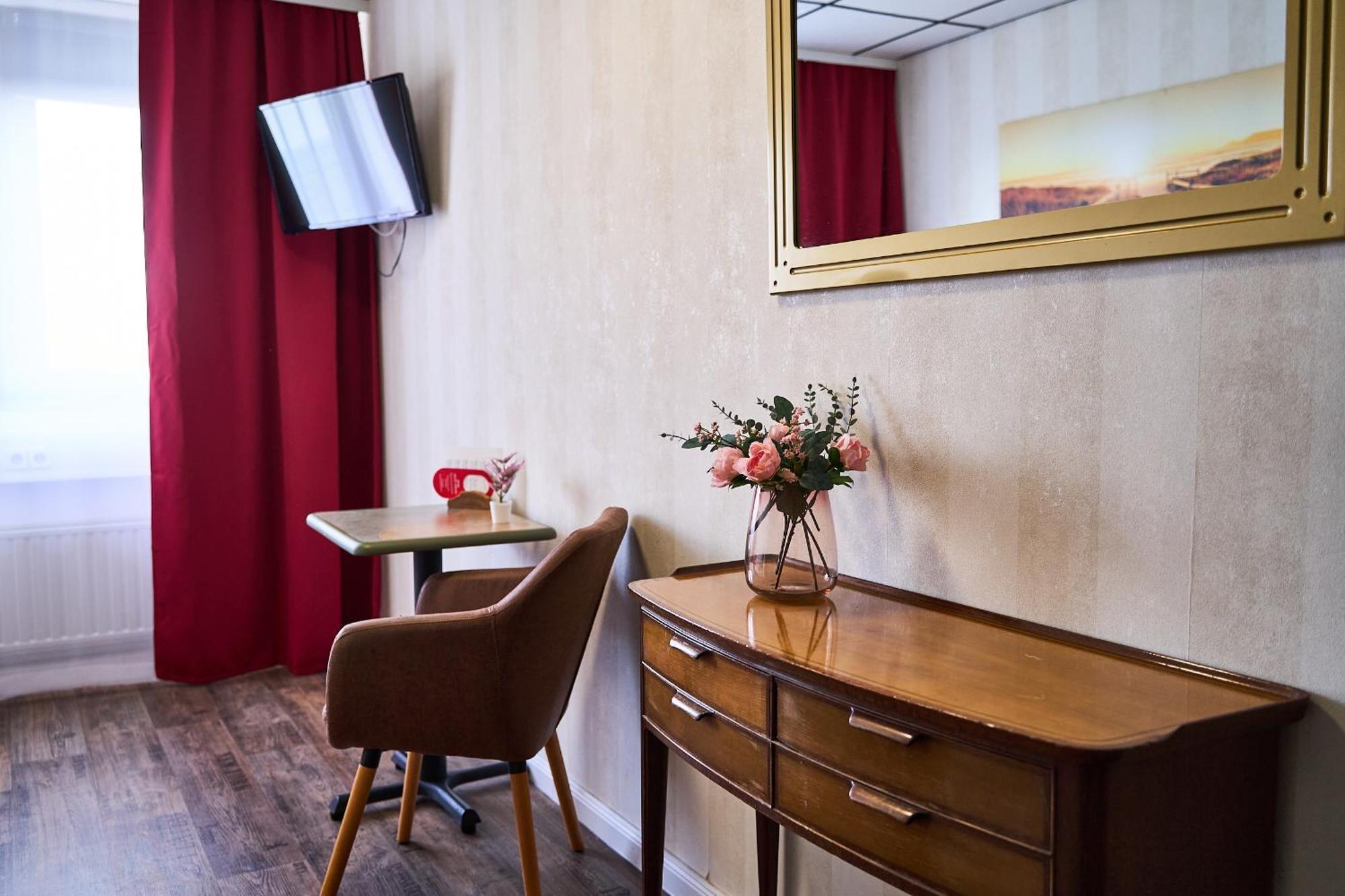 Hotel Maximo ピンネベルク エクステリア 写真